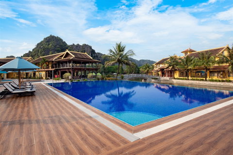 Emeralda Resort Tam Coc