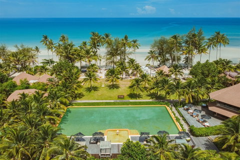 High Season Pool Villa & Spa