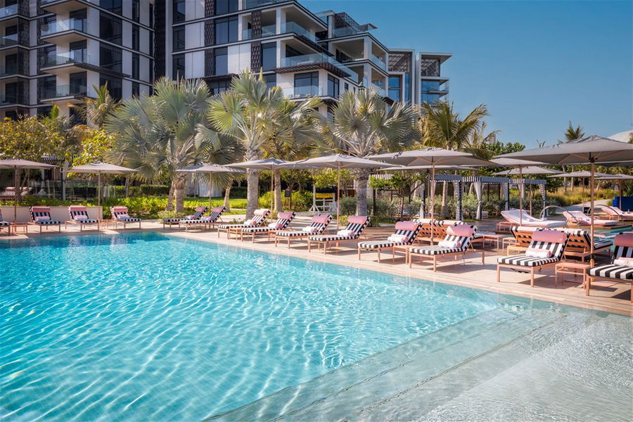 The swimming pool at the Banyan Tree Dubai