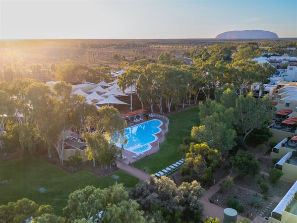 Voyages Sails in the Desert, Uluru