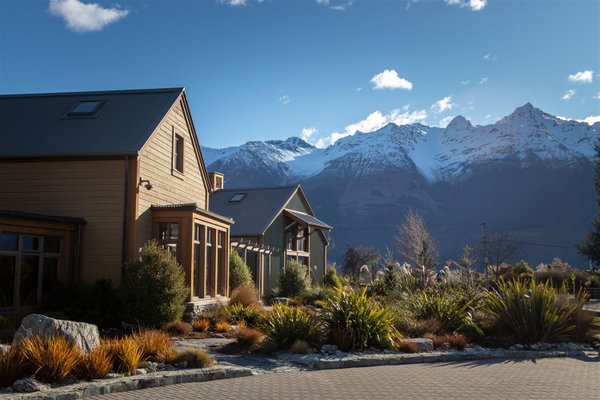 Headwaters Eco Lodge