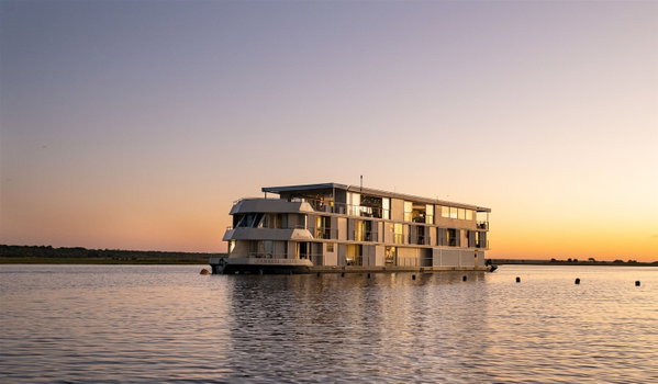 Zambezi Queen