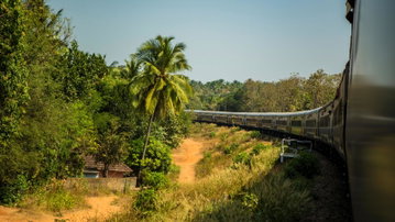 Delhi to Kochi: Hampi Ruins & The Taj Mahal