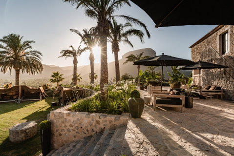 ABOVE: Luxury Staffed Villas