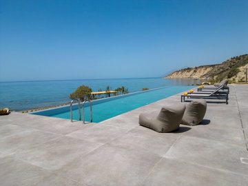 Beach House Amira