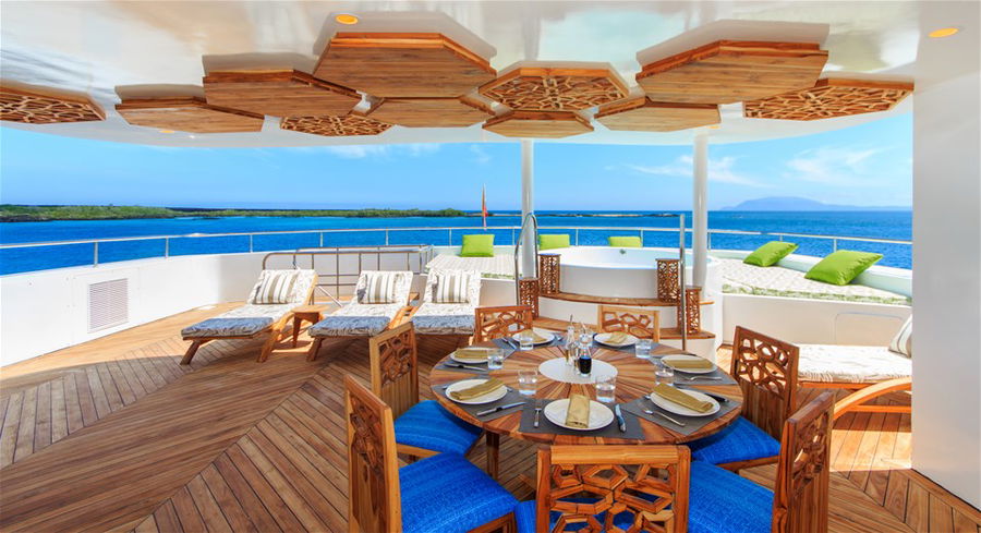 Outdoor dining on board Elite, Galápagos Cruise