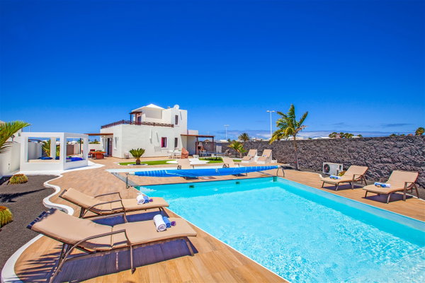 Villa Esmeralda, Solmar Villas