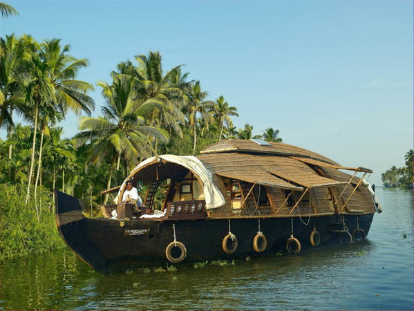 Houseboat (open-sided dining & seating area)