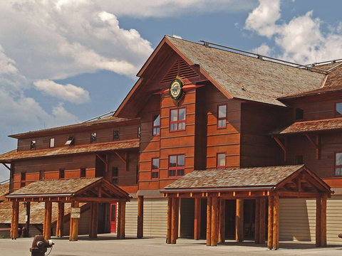Old Faithful Snow Lodge & Cabins