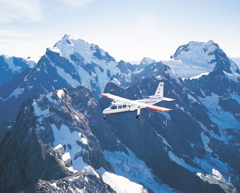 Cruise Milford Sound Day Tour - Fly Back