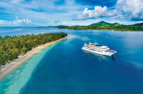 Sacred & Yasawa Islands Explorer Cruise (4 days)