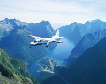 Milford Sound Day Tour - Coach Cruise Flight