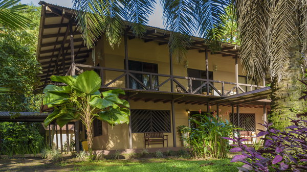 Manatus Hotel