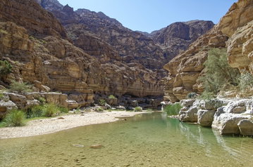 Private Walking Oman's Wadis