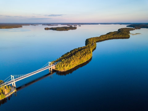 Helsinki & the Lakelands