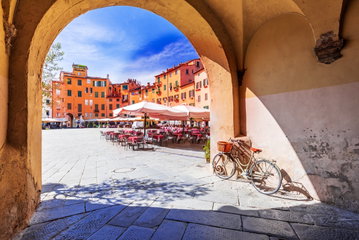A scenic sight of Piazza dell'Anfiteatro in Lucca, Italy