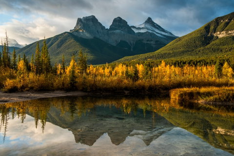 Canada's Badlands, Mountains & Dinosaurs