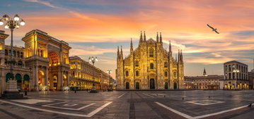 The Duomo di Milano and the Piazza del Duomo in Milan, Italy at sunrise