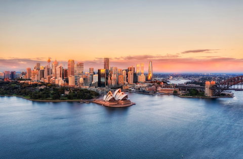 Iconic Cities & Scenic New Zealand