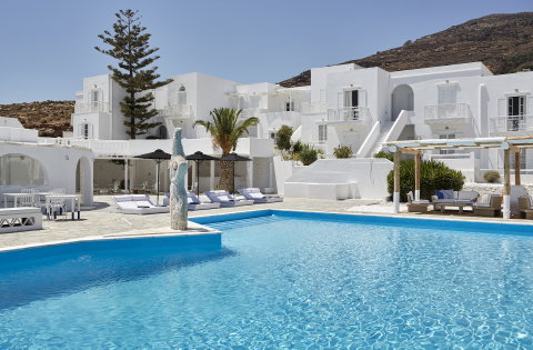Mr & Mrs White Tinos