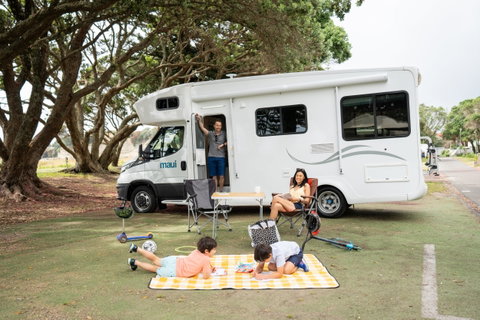 Camper Adventure - Kiwis, Hobbits & Whales