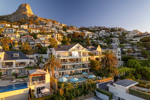 The Clarendon Bantry Bay