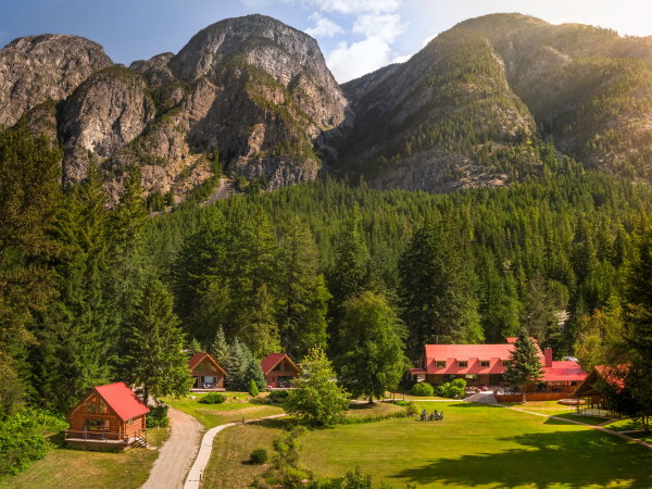 Tweedsmuir Park Lodge - Bear Adventure