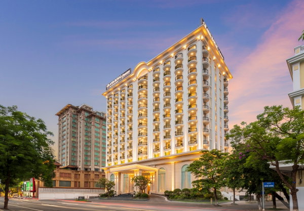 Grand Royal Riverside Hue - Fusion Collection