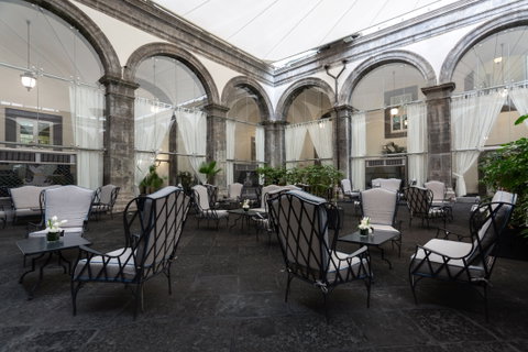 Palazzo Caracciolo