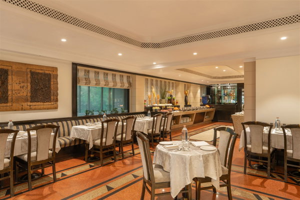 Fariyas Hotel
