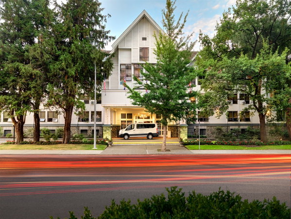 Huntingdon Hotel & Suites