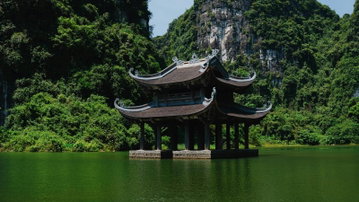 Signature: Vietnam from the Mekong Delta to Hanoi