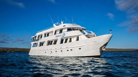 Galapagos - Central, South & East Islands aboard the Yolita
