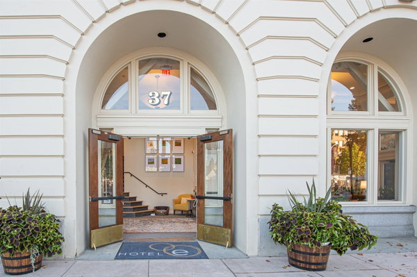 Hotel E