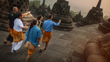 Indonesia: Hammocks & Hikes