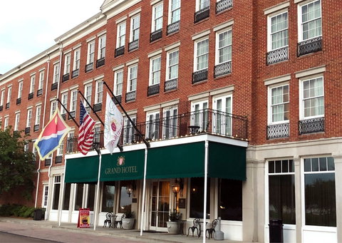 Natchez Grand Hotel