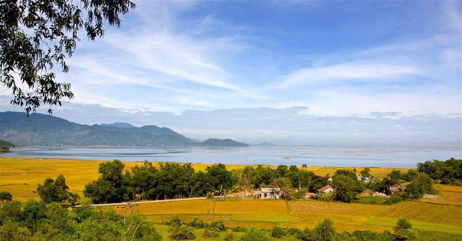 Vietage Train Da Nang to Quy Nhon, Vietnam