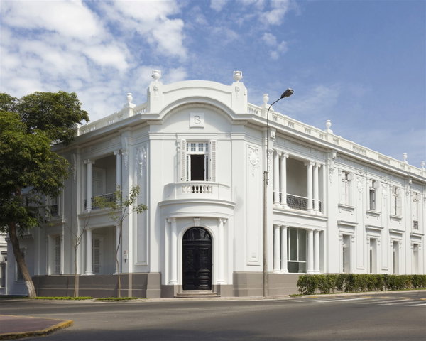 Hotel B, Lima