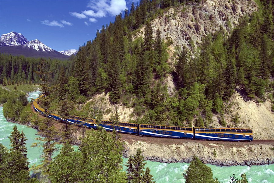 Rocky Mountaineer, Canada